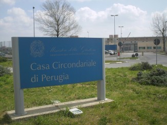Arrestata, evade il giorno dopo dai domiciliari e finisce in carcere