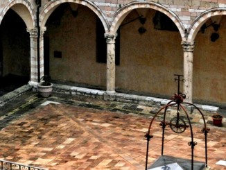 Cortile di Francesco ad Assisi