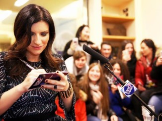 Laura Pausini a Radio Subasio, lunghe file di fan