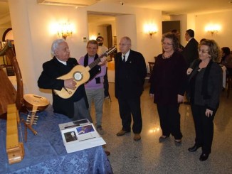 Premio "Ideale Rotariano 2016" al Mastro liutaio Vincenzo Cipriani A premiarlo il presidente Rotary di Assisi, Giulio Franceschini