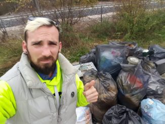 Discarica a Rivotorto di Assisi, televisori e spazzatura e carcasse di pecora