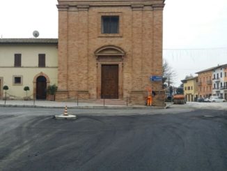 Rotatoria Petrignano Assisi sanpietrini via per sicurezza presto la balaustra