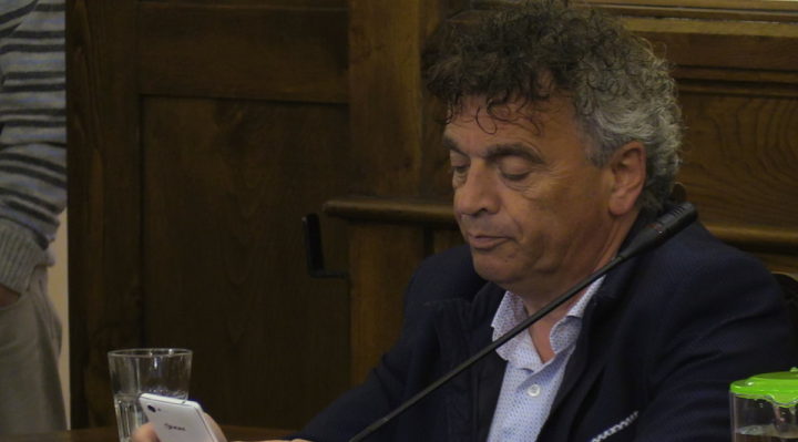 Incompatibilità segretario generale, Fratelli D'Italia, finalmente se ne parlerà