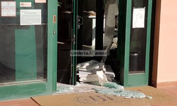 Torchiagina, banditi fanno saltare un bancomat, in fuga con bottino