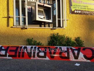 Fanno esplodere un bancomat a Tordandrea, ladri fuggono con bottino
