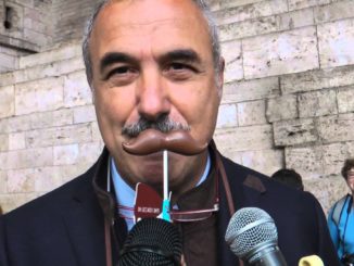 Chiesta sfiducia Eugenio Guarducci, Centrodestra attacco su UniversoAssisi