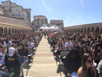 Cortile di Francesco Assisi, occasione per valutare ciò che è la città