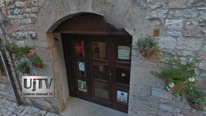 Mirabilia storie di luoghi, persone e cibo col Baccanale di Assisi