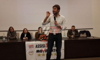 Alessandro Di Battista parlamentare del Movimento 5 Stelle nazionale ad Assisi LA DIRETTA STREAMING