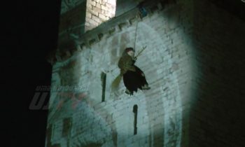 Epifania ad Assisi la Befana scende dalla Torre del Popolo