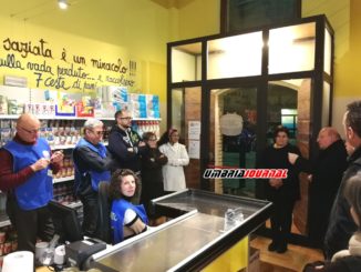 Sorrentino e vertici Caritas visitano Emporio solidale 7 ceste di Santa Maria degli Angeli