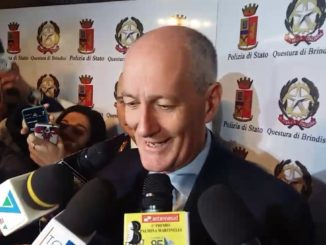 La polizia di stato incontra gli studenti, il ruolo dell’arte, della scuola e dello sport