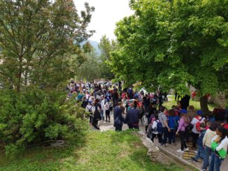 Istituto Comprensivo Assisi 1 alla Rocca Maggiore uomo, relazione in conflitto