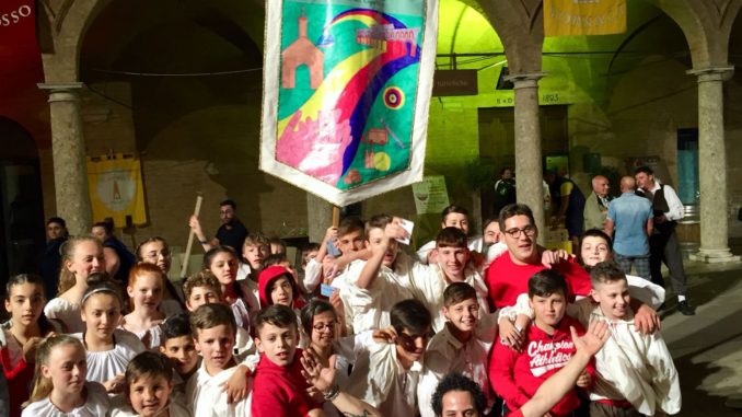 Il Rione Ponte Rosso vince il “Palio dei Muje”