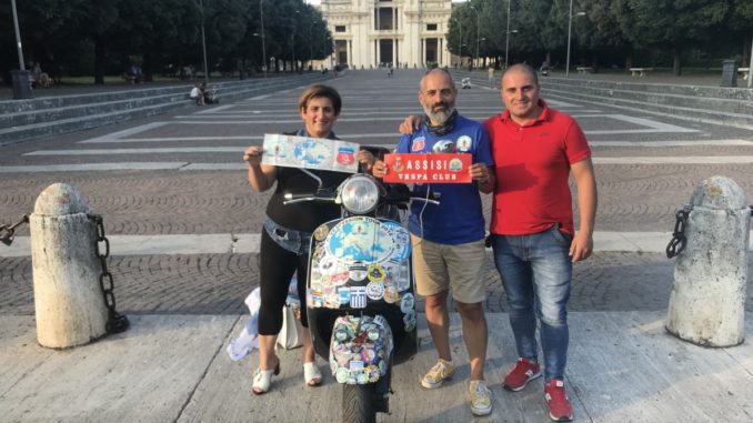 Vespa Club Assisi accoglie Vespisti da tutto il mondo, Kyriakos Tsiftes