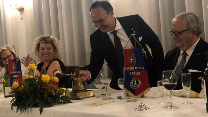 ions Club di Assisi, Passaggio della Campana al neo Presidente Maurizio Ercolanetti