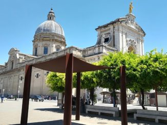Turista investito in piazza Garibaldi a Santa Maria degli Angeli