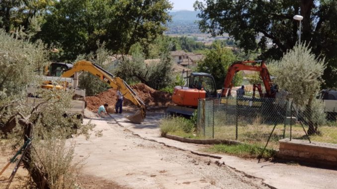 Mezzo chilometro di rete fognaria a Capodacqua di Assisi, lavori in corso