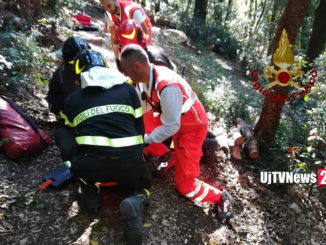Scivola e cade all'Eremo delle Carceri, ferita, recuperata dai Vigili del fuoco