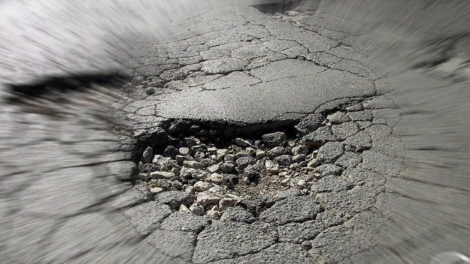 Buche nelle strade, la denuncia del nostro lettore disabile