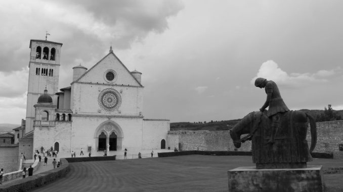 Strasburgo, Frati Assisi, cordoglio per vittime, Presidente Tajani ad Assisi durante concerto