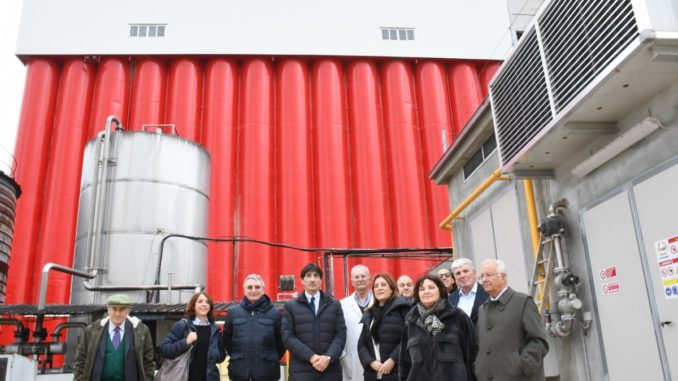 Mignini Petrini presidente Marini e assessore cecchini visitano stabilimento