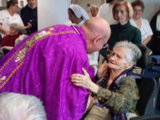 Accoglierci reciprocamente ci fa bene, come fece Francesco con il sultanoAccoglierci reciprocamente ci fa bene, come fece Francesco con il sultano