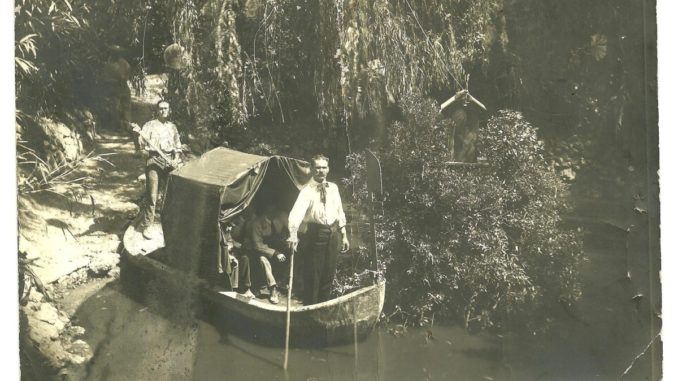 Laghetto del Pincio, una bellissima foto del 1920, lui è Antonio Bellini