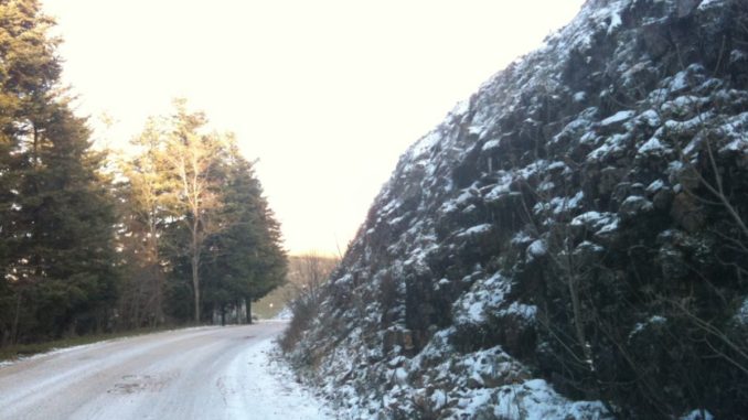 Neve sul monte Subasio, e c'era chi non ci credeva maltempo in Umbria Neve sul monte Subasio, e c'era chi non ci credeva maltempo in Umbria