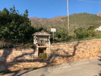 Via del Gabbiano a Capodacqua è in completo stato di degrado