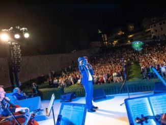 Trionfo di emozioni ad Universo Assisi 2019 con le canzoni di Lucio Battisti