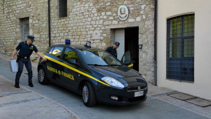 Maxisequestro a Assisi, cooperativa non versa ritenute da busta paga