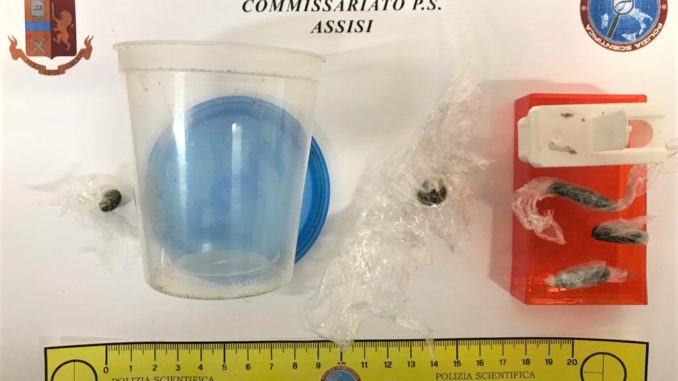 Polizia scopre affitta camere abusivo ad Assisi, c'era anche droga