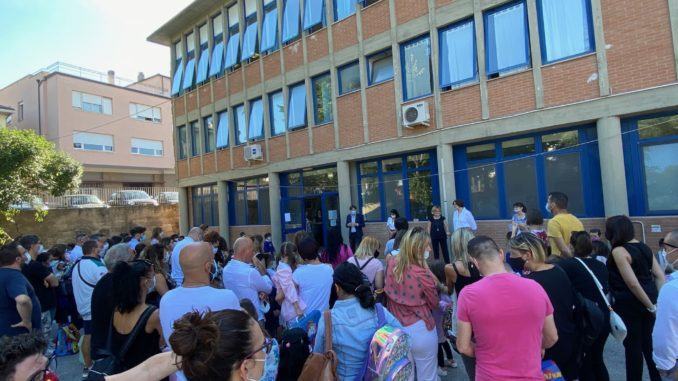 Riaperte le scuole, visita del sindaco Proietti e assessore Pettirossi
