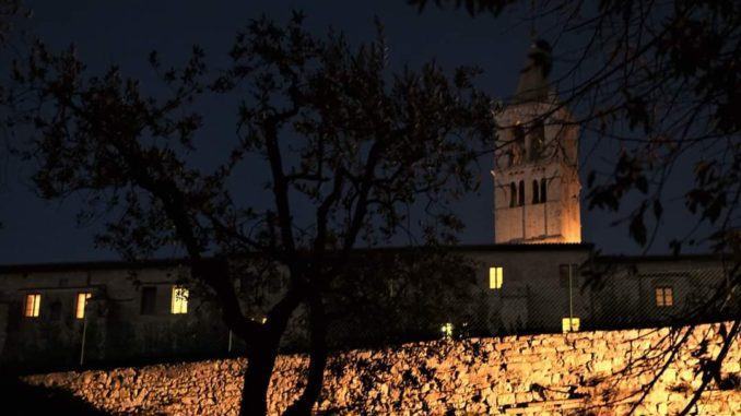 La città di Assisi è piena di un silenzio inenarrabile... La città di Assisi è piena di un silenzio inenarrabile...