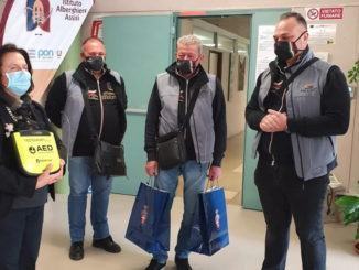 Ccmotorday Assisi, il motorclub, "Gli svalvolati" defibrillatore all'alberghiero