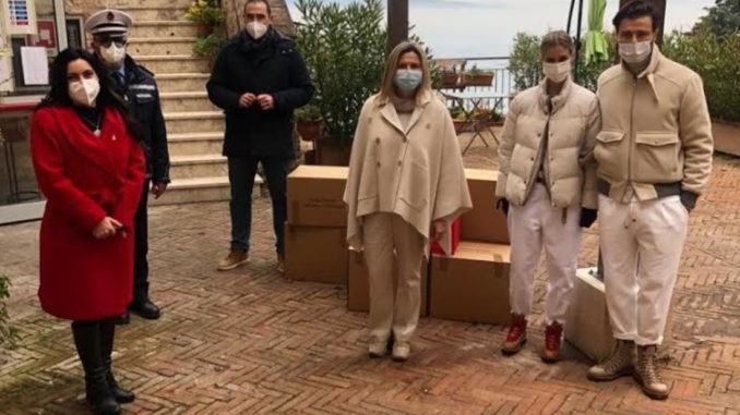 Carolina Cucinelli dona alimentari e abbigliamento a Casa Riposo Andrea Rossi