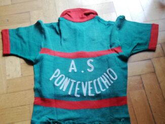 Oltre 100 le maglie, oltre 50 le foto giunte per la mostra