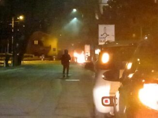 Auto in fiamme