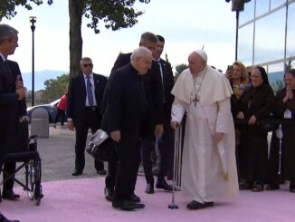 Il Papa arrivato ad Assisi per Economy of Francesco