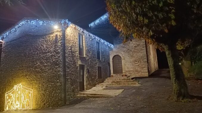 Accensione dell’albero e benedizione del presepe a Costa di Trex