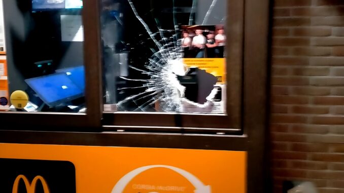 Furto ripetuto al McDonald di Santa Maria degli Angeli, c'è un sospettato
