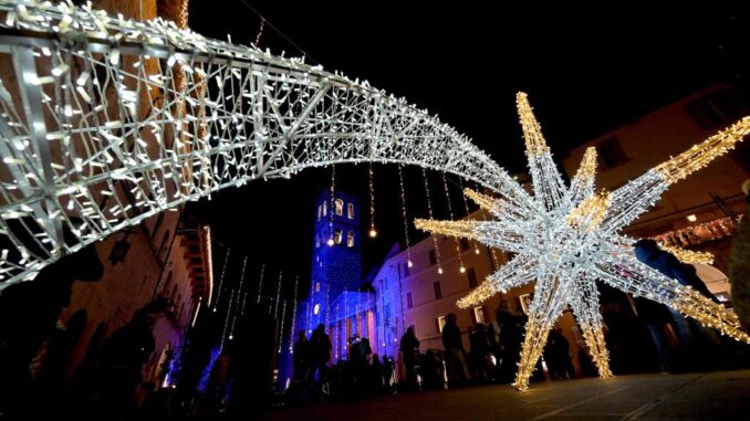 Natale Assisi è da record.+31% di turismo rispetto al 2022