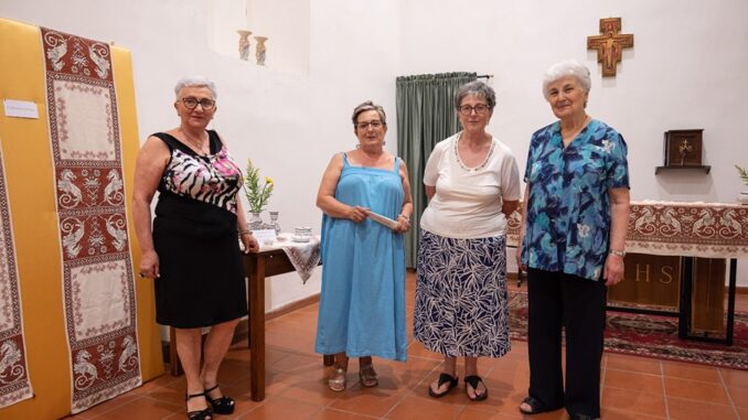 Scuola Punto Assisi Palazzo nuovo corso ricamo persone sorde Scuola Punto Assisi Palazzo nuovo corso ricamo persone sorde