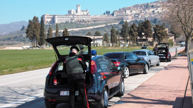 Controlli Carabinieri ad Assisi e Bastia Umbra: denunce e sequestri