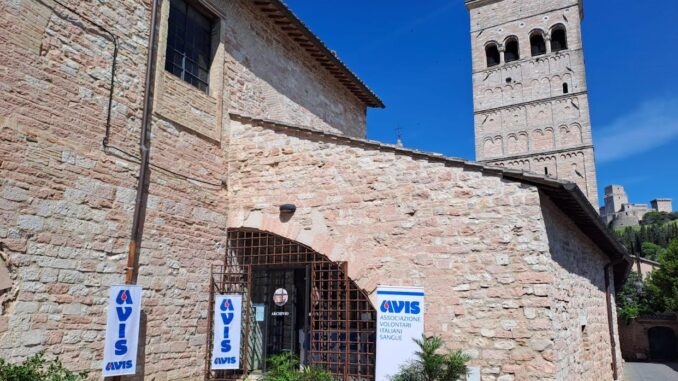 Avis di Assisi Celebra 10 Anni del Concorso Scolastico sulla Donazione del Sangue Diego Aristei, giornalista professionista, annuncia che la sezione dell'Avis di Assisi "Franco Aristei"