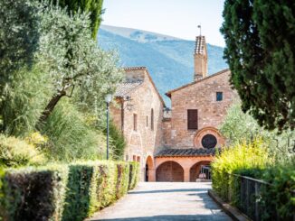La poesia risuona in ogni angolo, ogni pietra di San Damiano