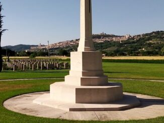 Cimitero di guerra, Assisi ricorda quei giovani morti