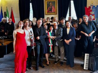 Rotary celebra 50° anniversario donando pianoforte al Comune