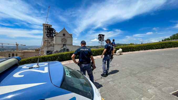 Operazione sicurezza straordinaria Assisi: 160 persone identificate